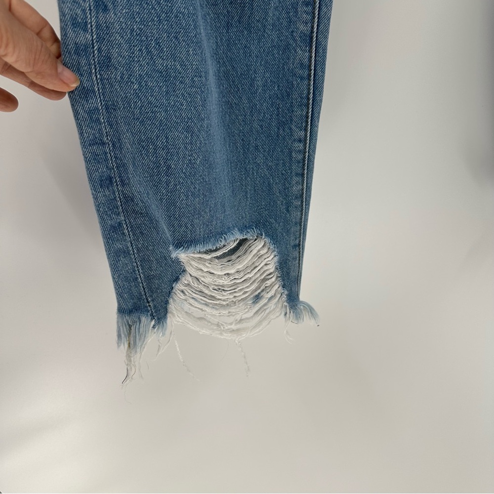 7 For All Mankind Womens Destroyed Button Fly Denim Cropped Jeans Sz 28 - Picture 5 of 12
